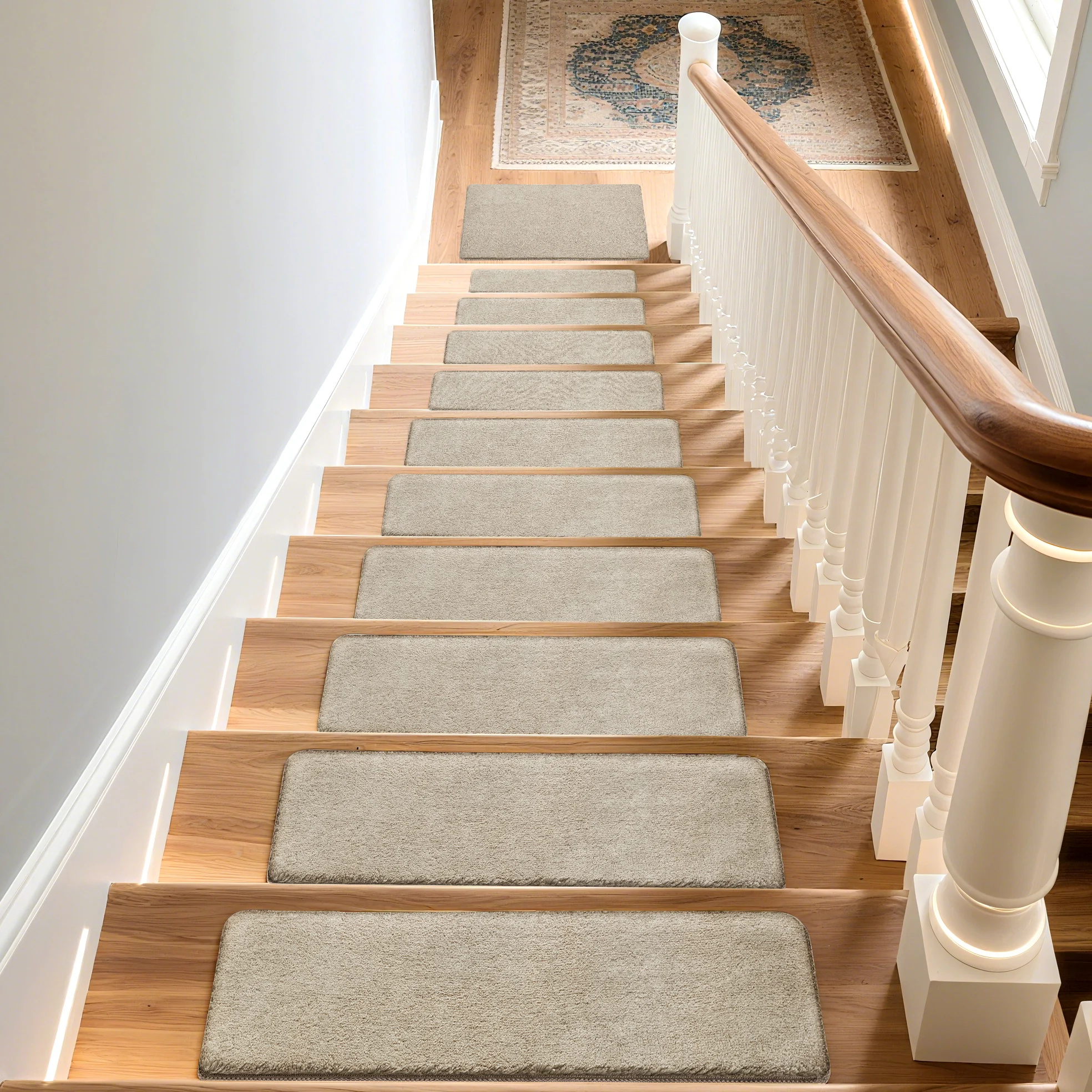 

Luxury Carpet Stair Treads - Ultra Plush ，Soft Indoor Stair Protectors, Pet-Friendly Non-Slip Skid Resistant & Washable
