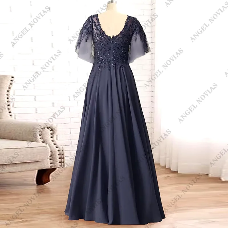 A-Line Mother of the Bride Dress Elegant Plus Size V Neck Floor Length Chiffon Lace Wedding Party Dress with Pleats Beading