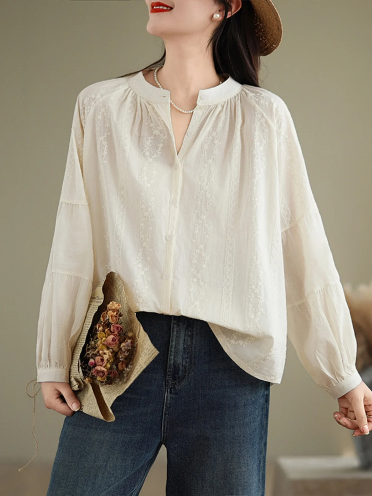 

Женская блузка большого размера с вышивкой, круглой горловиной, весенне-осенняя, омолаживающая, скрывающая живот, утягивающая, с рукавами-фонариками