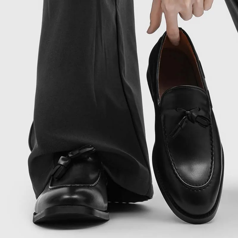 

Мужские кожаные туфли дышащие и удобные. Повседневные лоферы на одной подошве. Туфли для делового стиля.