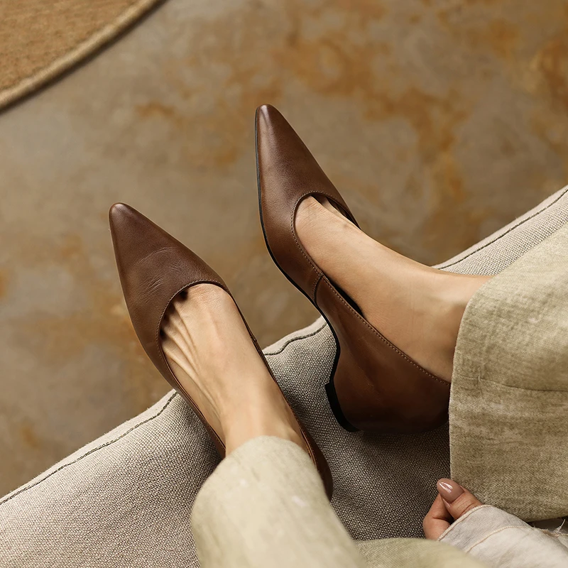 Women's Work Shoes Increased Height Washed Leather Slip-On Single Shoes Sharp Head Medium Heel 42 Leather Comfortable Summer