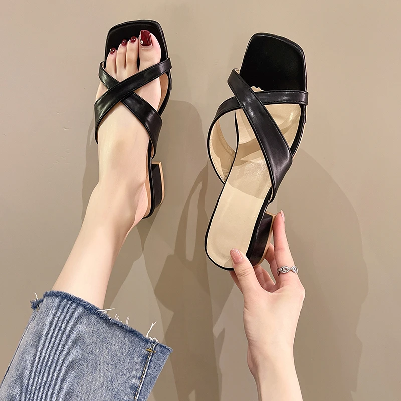 2023 Summer New Casual Simple Solid Square Head Large Heels Women Open Toe Cross Square Heels Fashion Slippers Women\'s