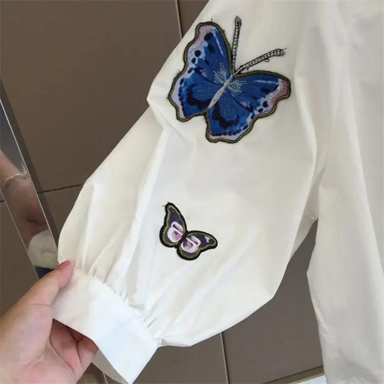 Blusa holgada de manga larga con bordado de mariposa para mujer, camisa blanca con botones, talla grande