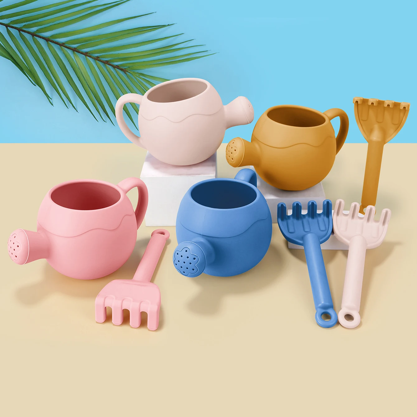 2Pcs/set Silicone Watering Can With Rake Toys Lightweight Easy To Grasp For Toddlers Perfect for Bathing, Beach Garden Play