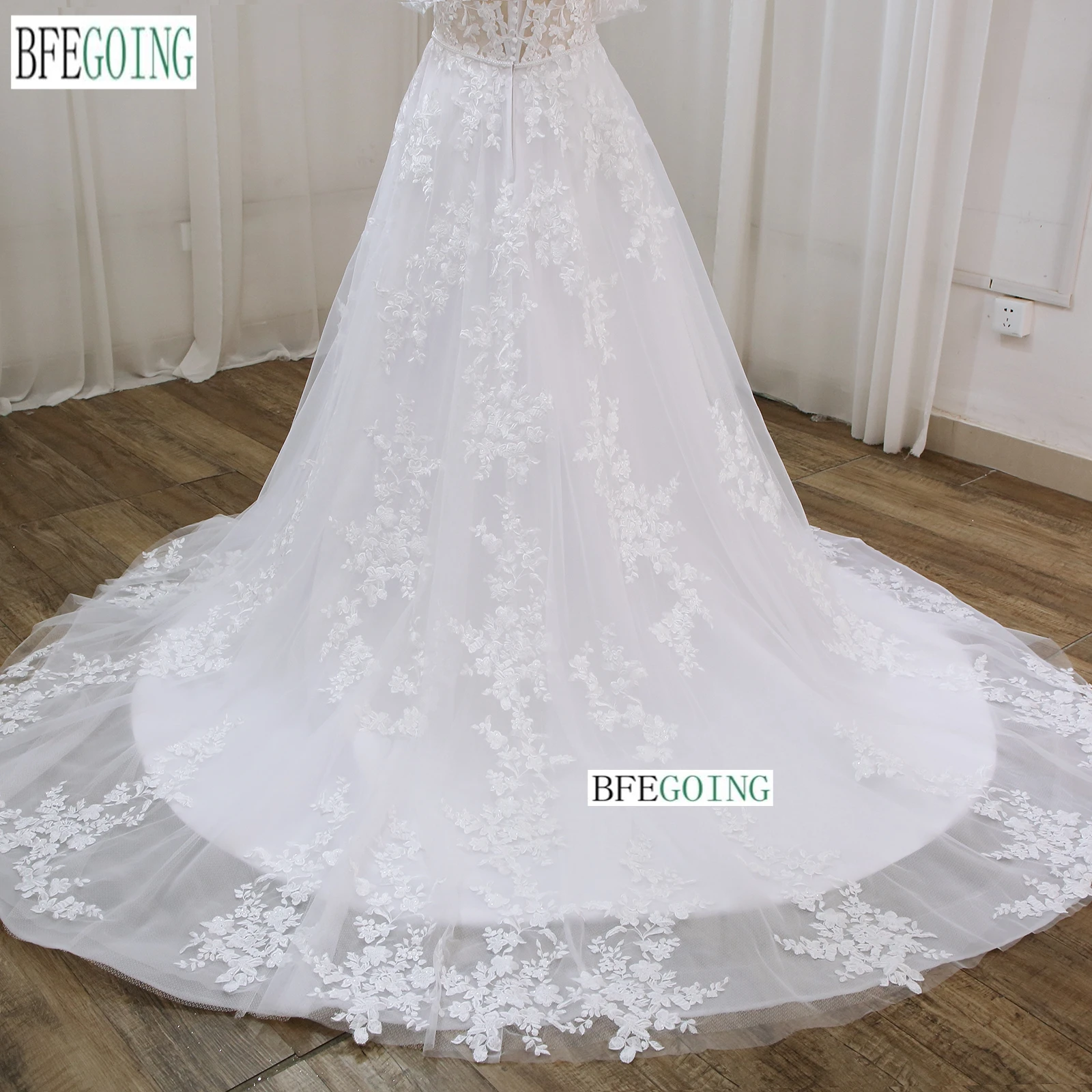 White Lace A-Line Wedding Dresses Chapel Train Custom Made Floor-Length Appliques Sweetheart Off The Shoulders Bridal Gowns