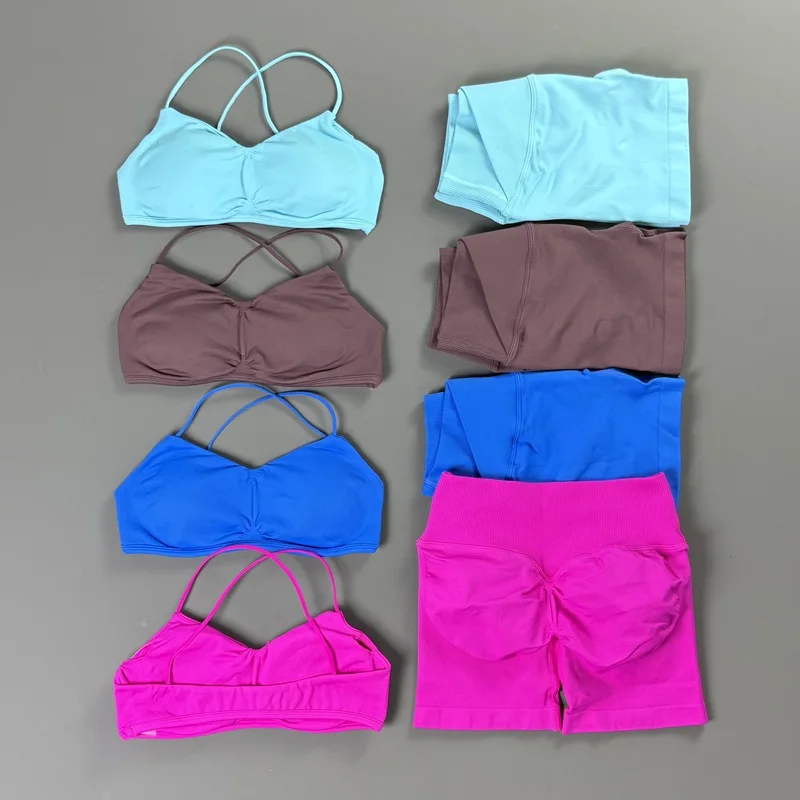 Ensemble 2 pièces Vision Shorts : Crop Top de Yoga Sans Couture pour Femme, Short Taille Haute Effet Scrunch et Brassière de Sport – Tenue de Sport pour Entraînement, Gym et Fitness