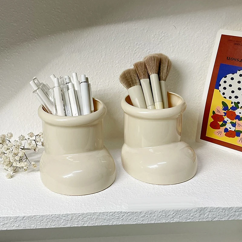Red Boots Christmas Decor Pen Holder Multi-Functional Desktop Organizer For Makeup Brush Office Art Supplies Storage