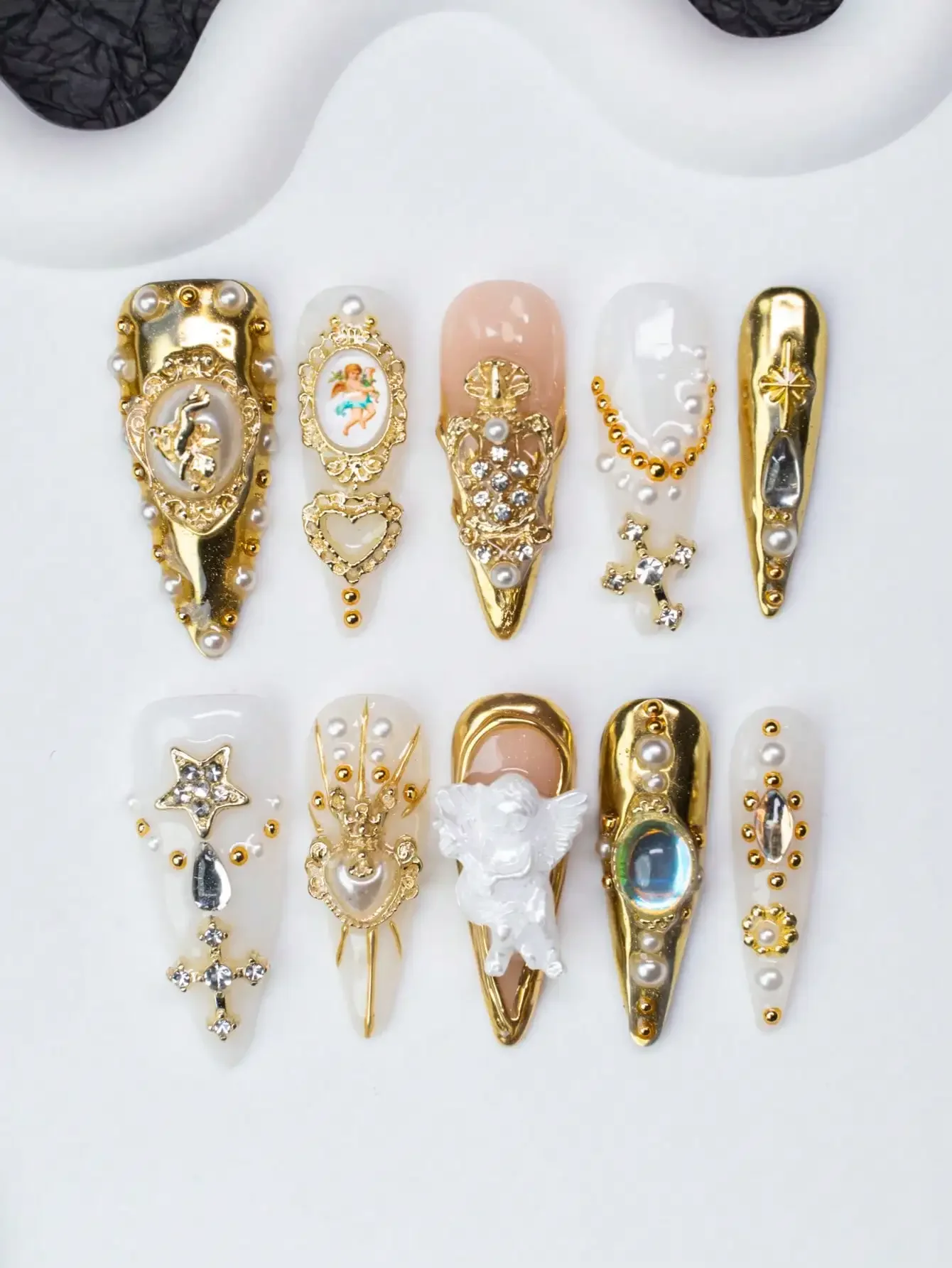 

10pcs/Set Handmade Almond-Shaped Y2K Baddie Style Press-On Nails, Nude, Gold, White Colors With French Tips, Asymmetrical