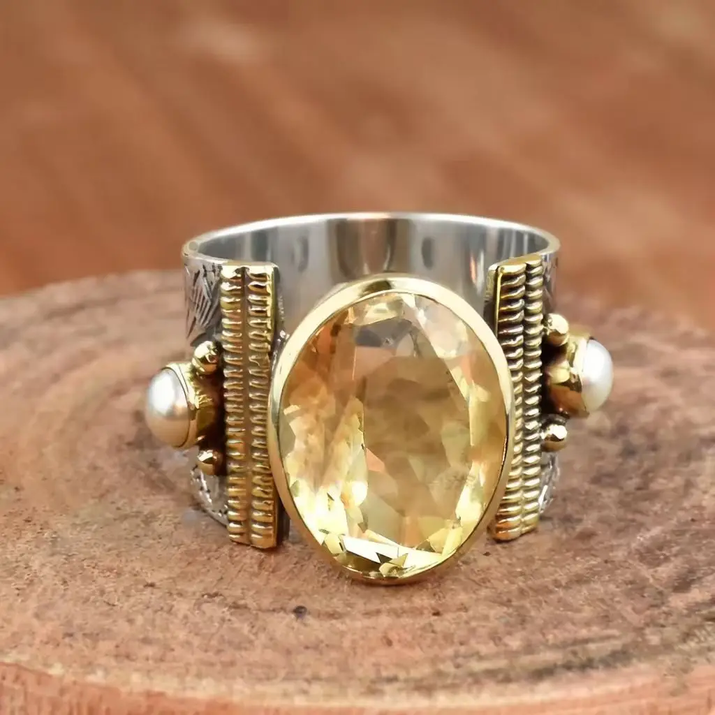 Exaggerated Wide-Gauge Gemstone Vintage Ring - Copper Material - Exquisite Ladies' Personalized Creative Double-Color Ring