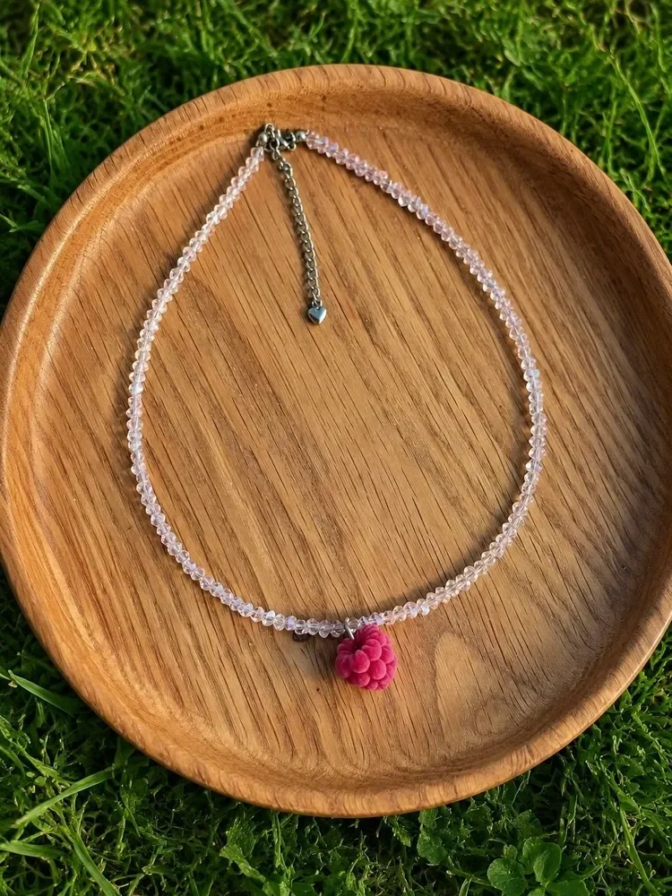 Creative Raspberry Hexagram Pendant Necklace 2026 Retro Transparent Triangular Crystal Weaving Girl Fashion Sweet Jewelry