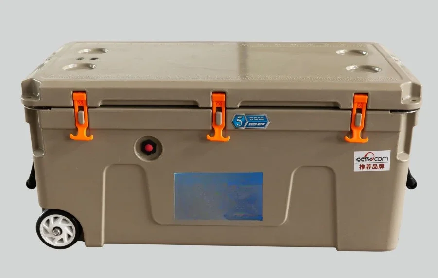 Rotomolding insulated ice cooler box