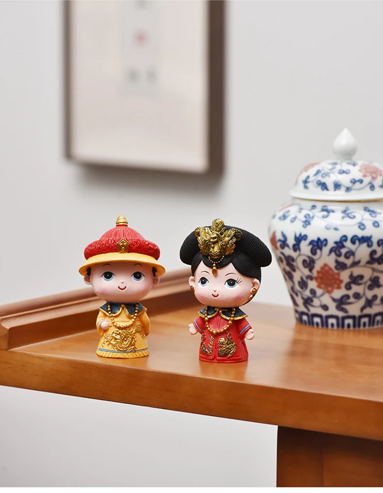 Palace Emperor Small Ornaments, Lovely Cartoon Home Decorations Couple  Queen Wedding Gifts Desktop Furnishings