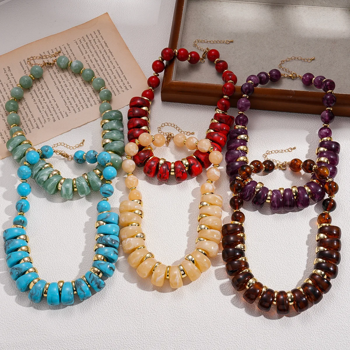 6 ألوان الراتنج هندسية الخرز الاكريليك المختنقون القلائد شعبية خمر لطخة قلادة من الراتنج سلسلة عنق ضخمة للنساء