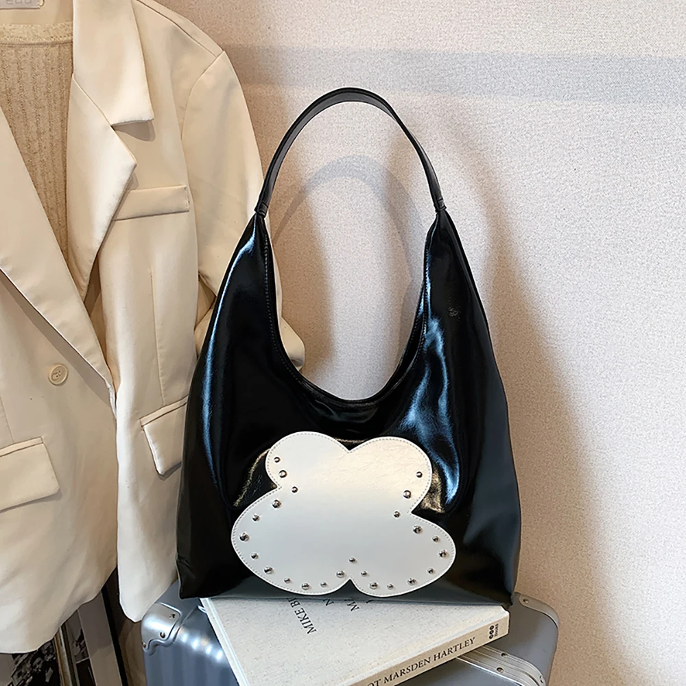 

Fashion Large Capacity Bucket Totes Bag Women Chic Rivet Butterfly Shoulder Bags Luxury Designer Lady Commuting Underarm Bag