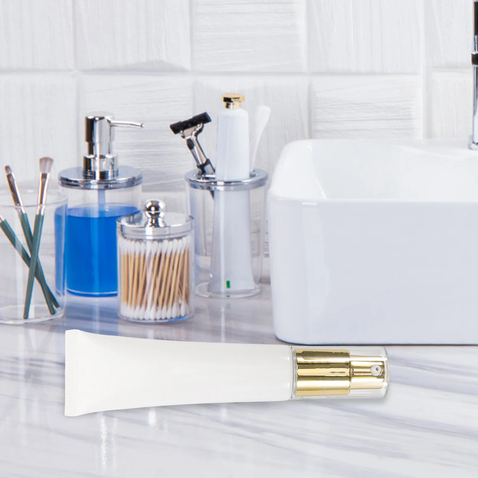 

Sleek Refillable Lotion Bottle Makeup Tubes Vacuum Pump Dispensing Empty Travel Containers for Creams and Lotions