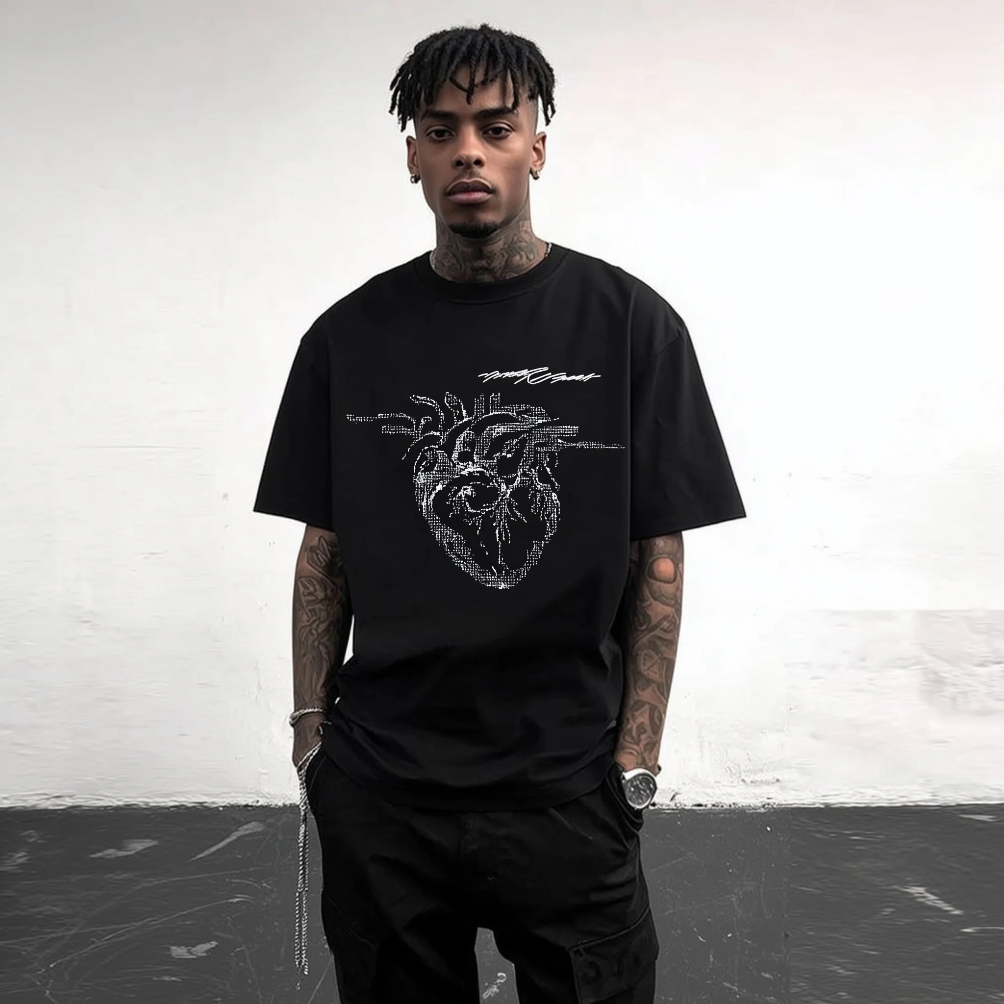 

Men's Crew Neck T-Shirt Black Anatomical Heart Graphic Print Casual Streetwear