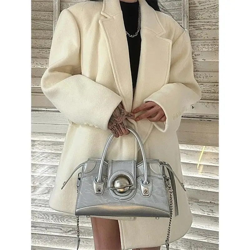 Niche Design High-end Locomotive Bag  New Fashion Versatile Handbag Sweet Cool Spice Girl Shoulder Messenger Bag Good-looking