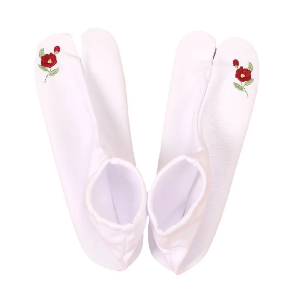 Breathable Embroidery Flower Two Toed Socks Japanese Style Mid-calf Toe Separator Socks Women Hosiery Split Toe Sock Ladies Girl