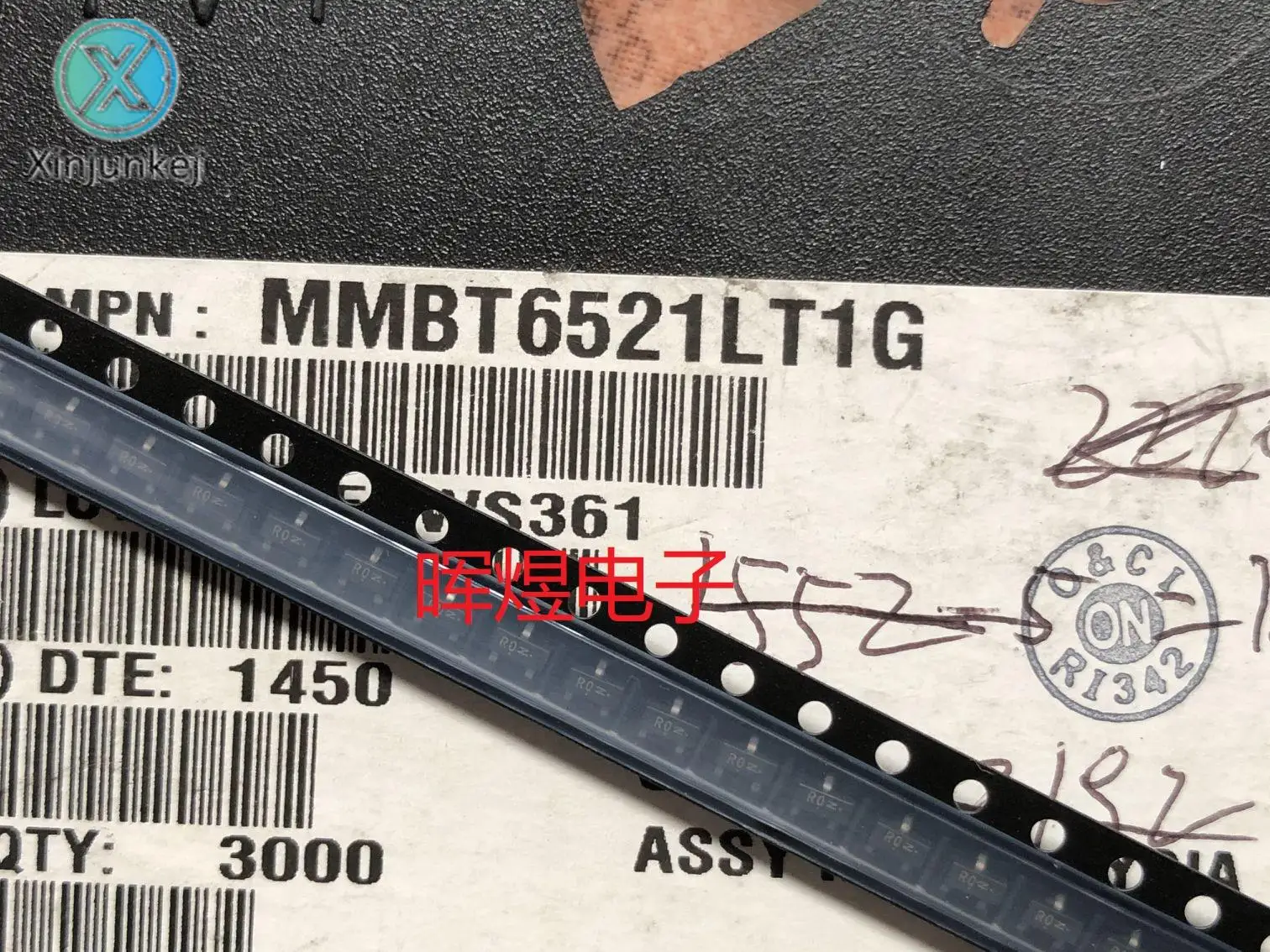 10 pezzi originale new muslimah chip triodo SOT23 serigrafia RO R0