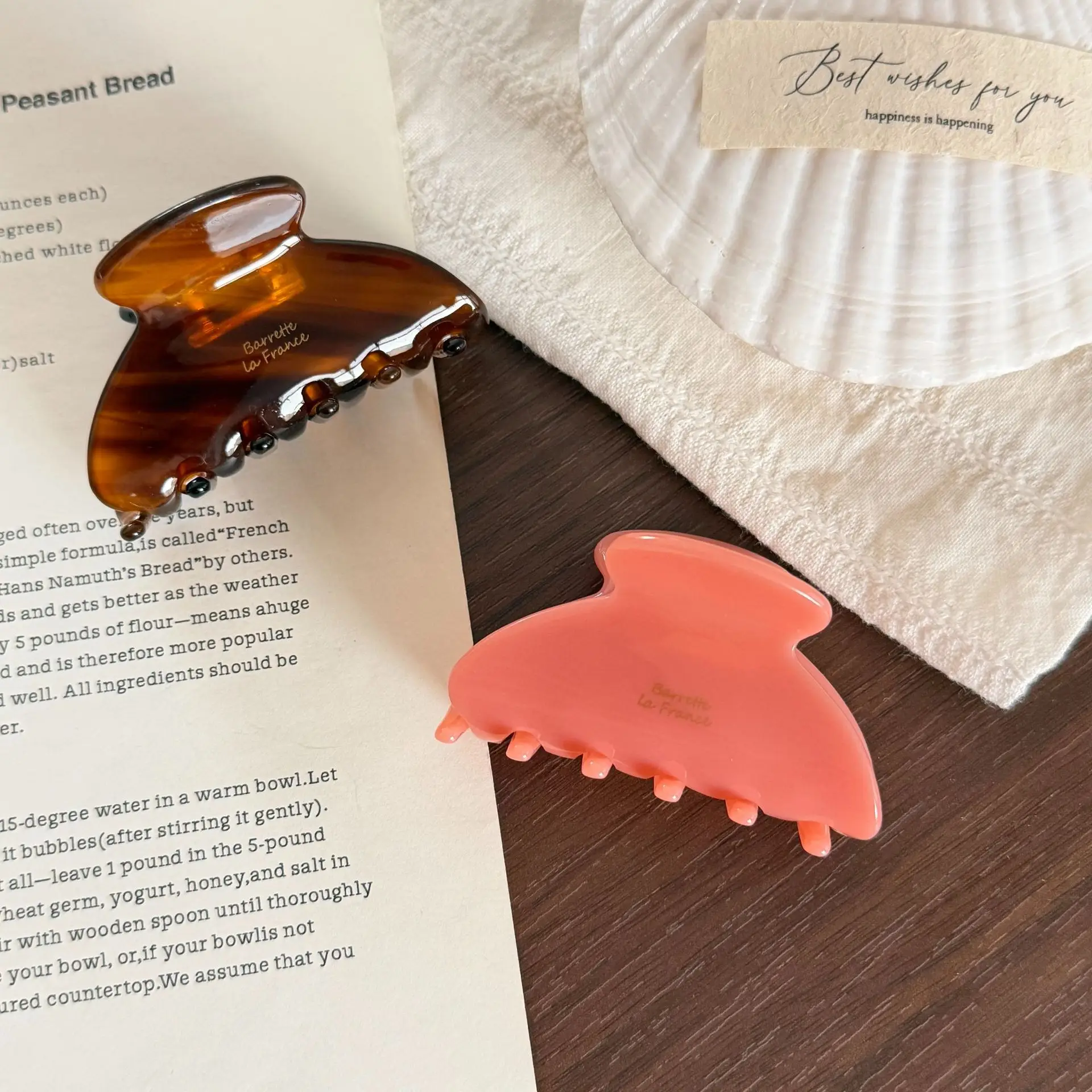 New Simple Solid Color Acetate Hair Claw Clip Engraved Letter Shark Clip Hair Grabber Fashion Hair Accessories For Women Girls