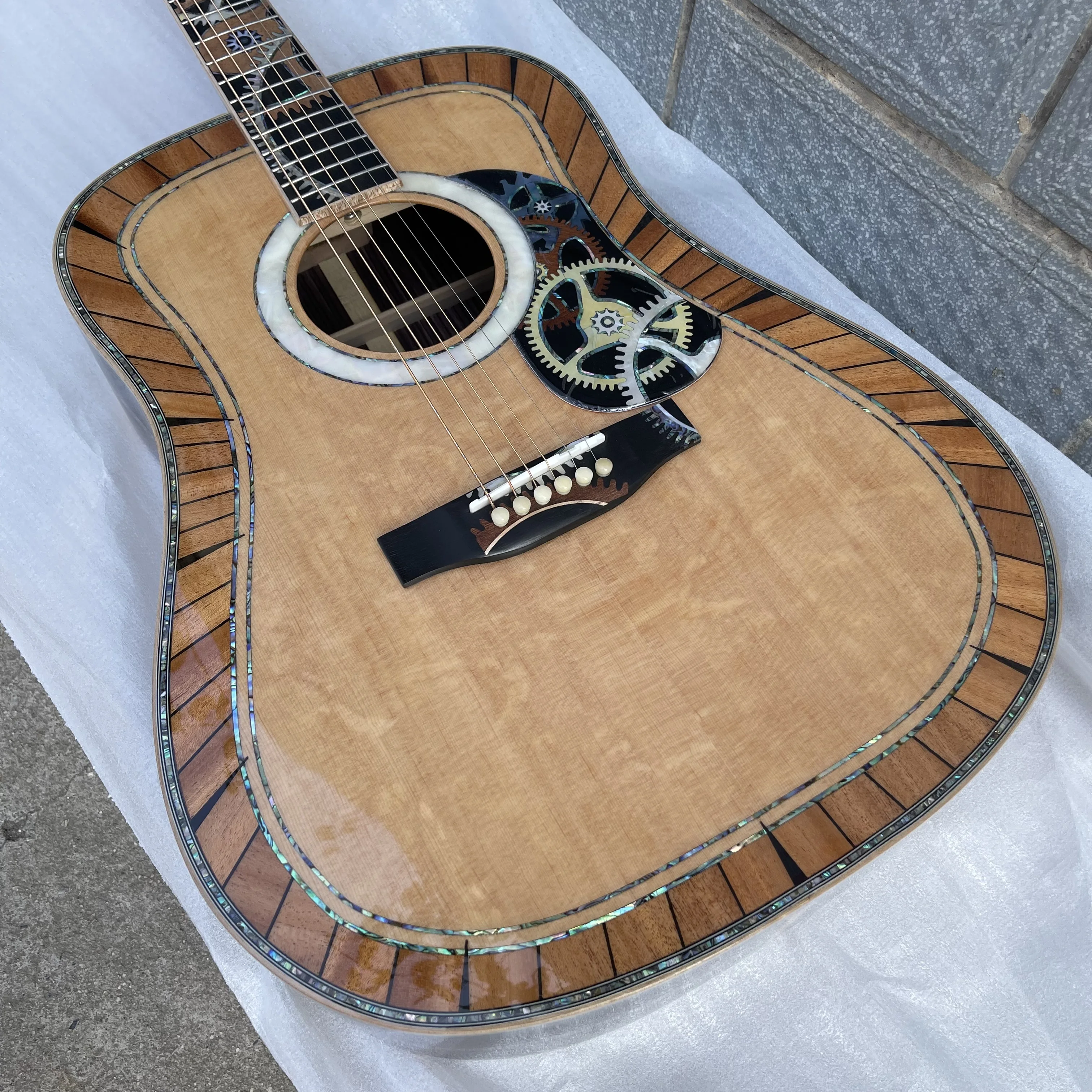 New  Acoustic Guitar D200  Model All Solid Wood Real Abalone Inlay Ebony Fingerboard/Bridge Bone nut 241019