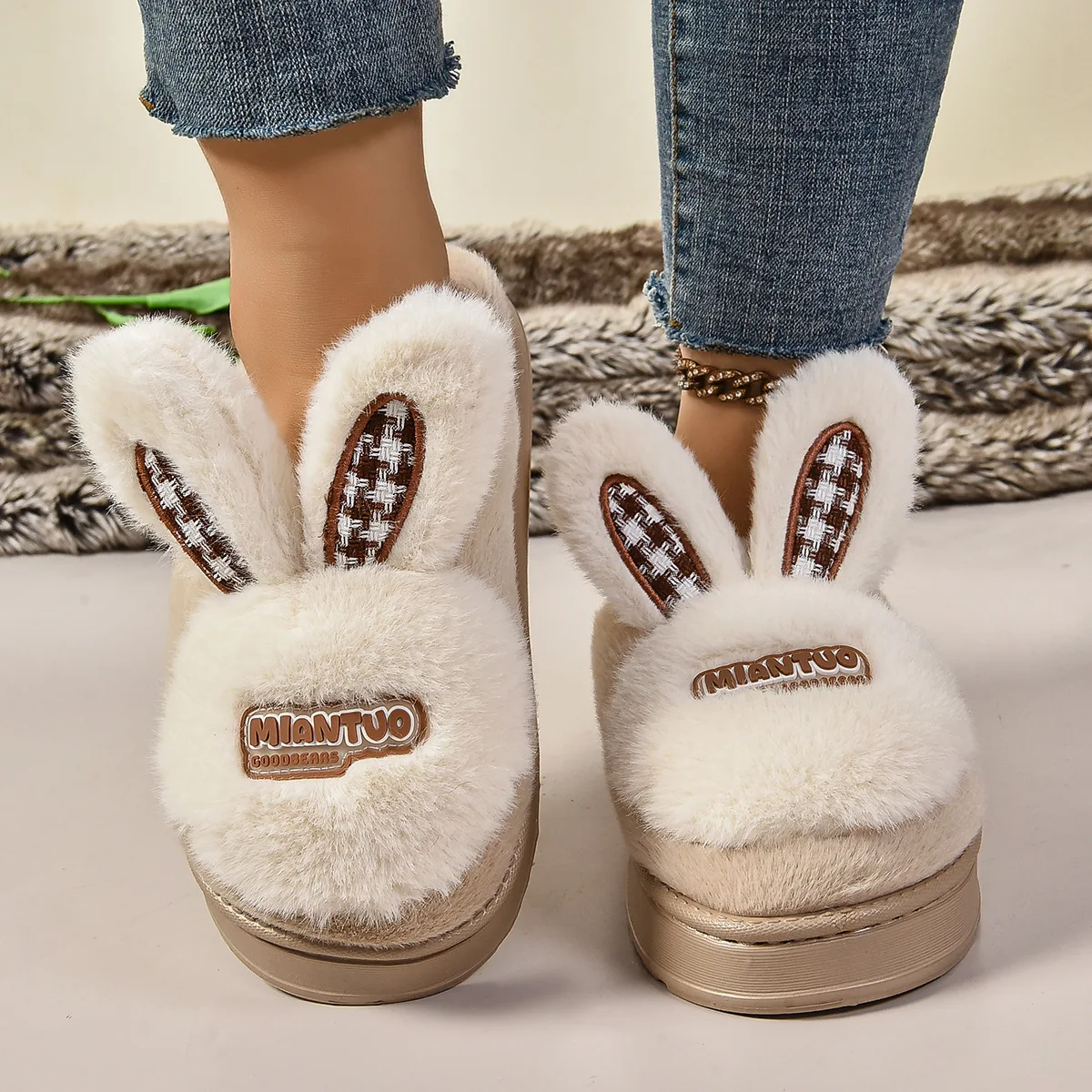 2024 Winter New Cotton Slippers Female Rabbit Ears Plus Velvet Warm Indoor Lovely Home Home Thick Bottom Hair Mop