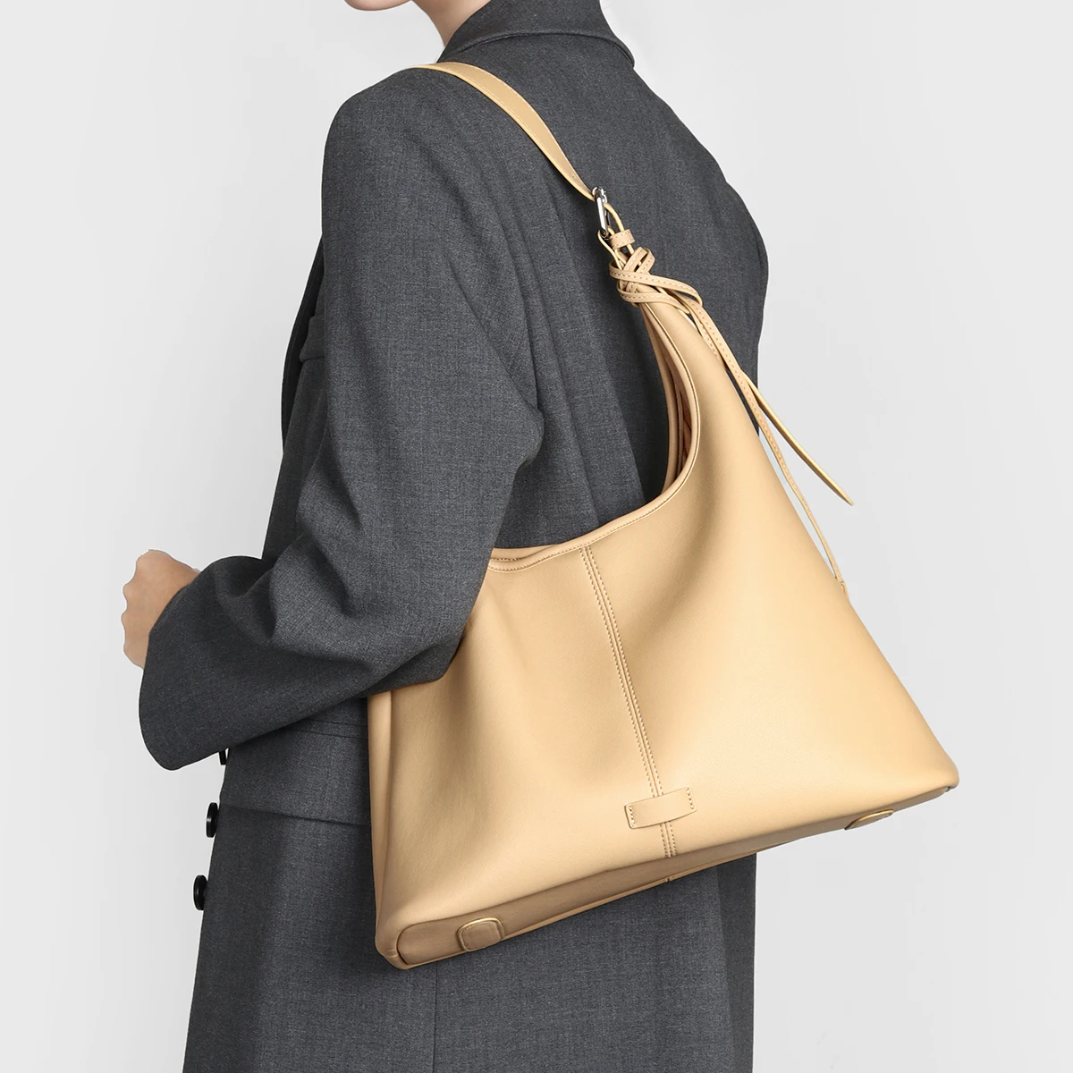 

Дизайнерская сумка Niche Design 2026: Новая вместительная сумка-тоут для города, на плечо, подмышечная, с маленькой дополнительной сумкой в комплекте