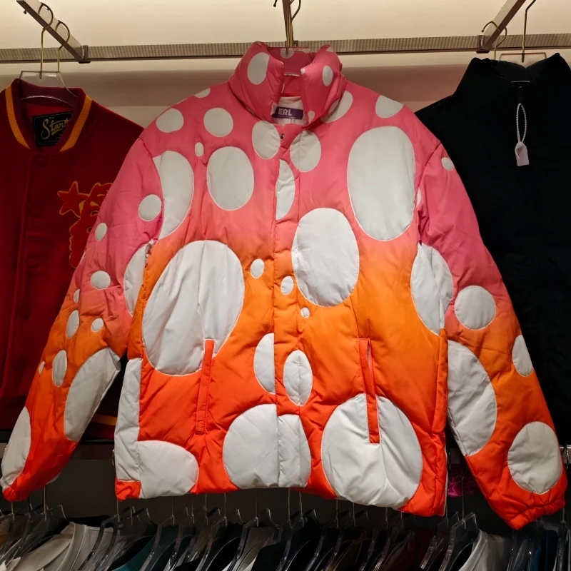 

Мужская уличная куртка-пуховик большого размера — повседневное зимнее пальто с градиентом в горошек от розового до оранжевого цвета