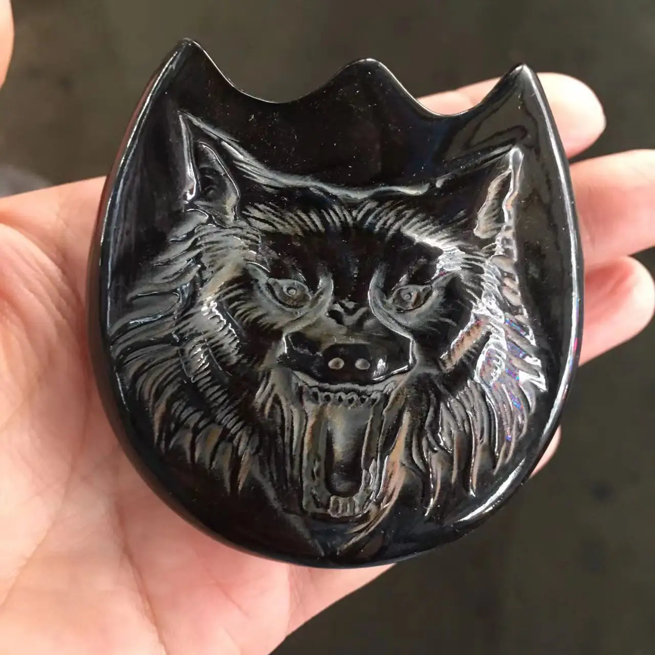 

Tibetan style retro vintage old ox horn wolf head tiger head carving belt buckle yak horn carving collection