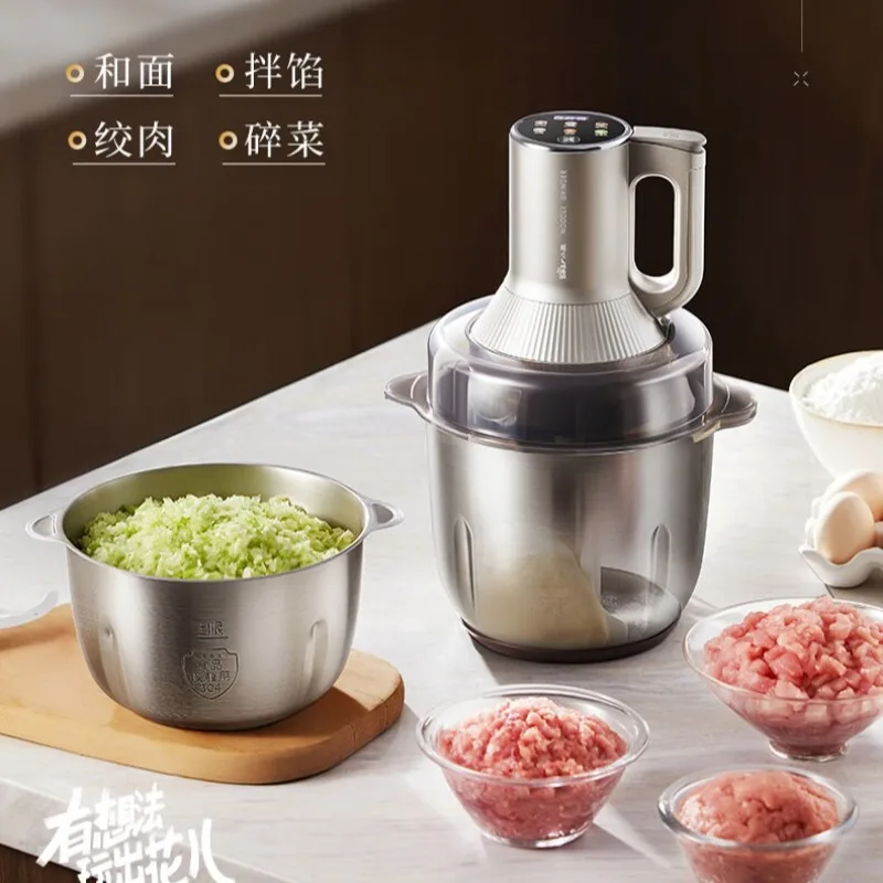 Bear multi-functional food processor for home use, kneading dough, mincing meat, mincing vegetables, and grinding meat.
