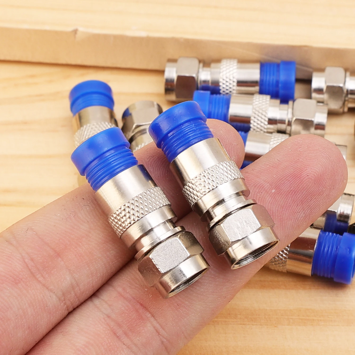 العالمي RG6 ضغط موصلات كابل محوري اتصال مقاوم للماء F ضغط موصل العقص تجريد أدوات أطقم