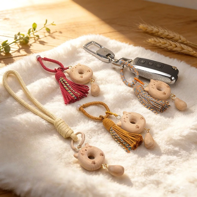 Creative Beech Wood Carving Cute Donut Flick Kitten Wooden Craft Keychain Pendant Bag Accessories