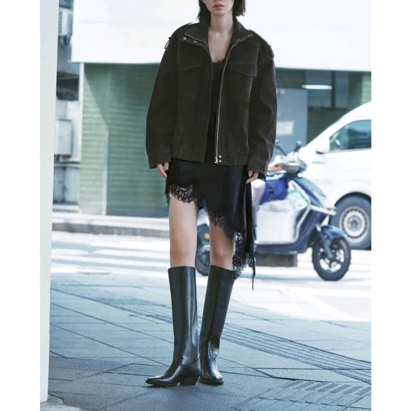 秋の女性用カジュアルスタイルジッパー装飾スタンドカラー長袖フェイクレザージャケットルーズフィットポリエステル生地レディースコート