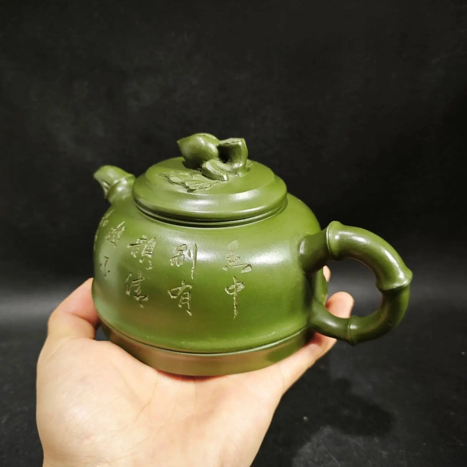 Chinese Yixing Zisha Clay Handmade Exquisite By Wang Yinshan. Product Name: Shoutao Teapot