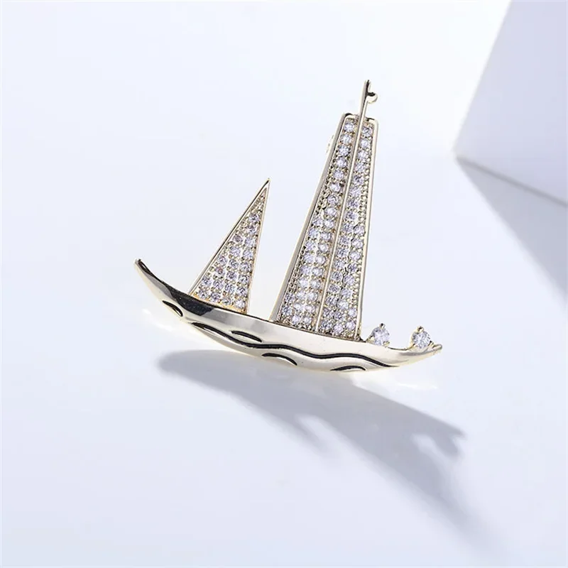 Luxury Sailboat Shaped Brooch for Women Fashion Chic Rhinestone Boat Brooches Pins Jewelry Clothing Accessories Gifts 2024