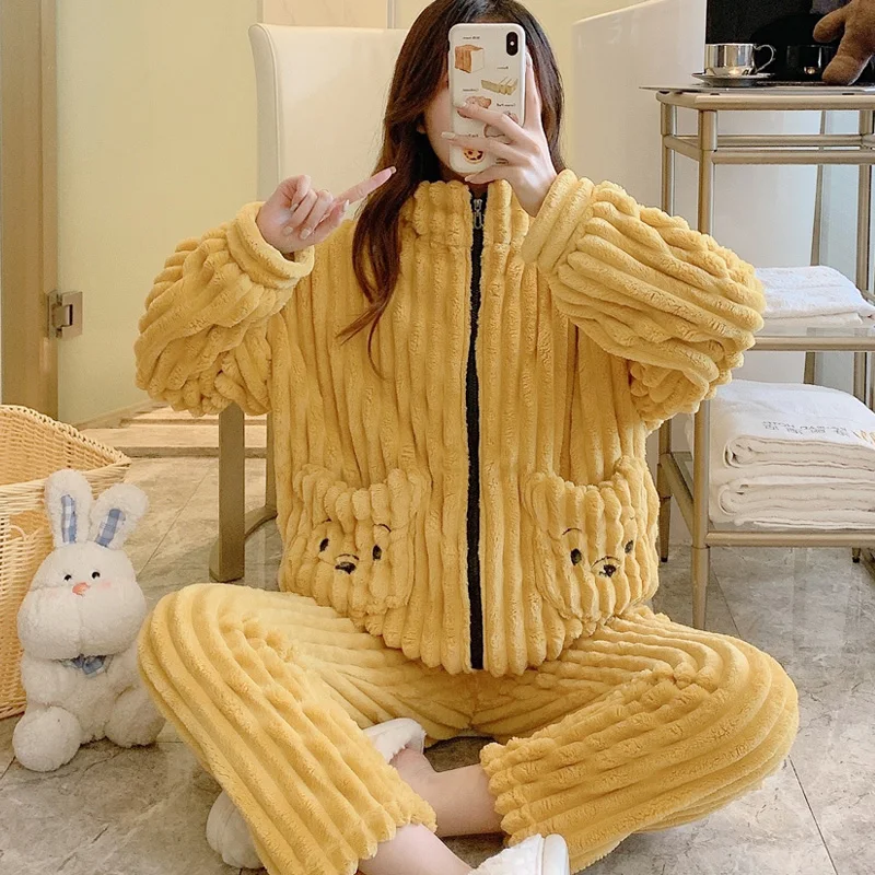 

Комплекты пижам и ночных сорочек для женщин: фланелевые, сезонные, очаровательные, для особых случаев, свободного кроя, с круглым вырезом, короткие, 2026