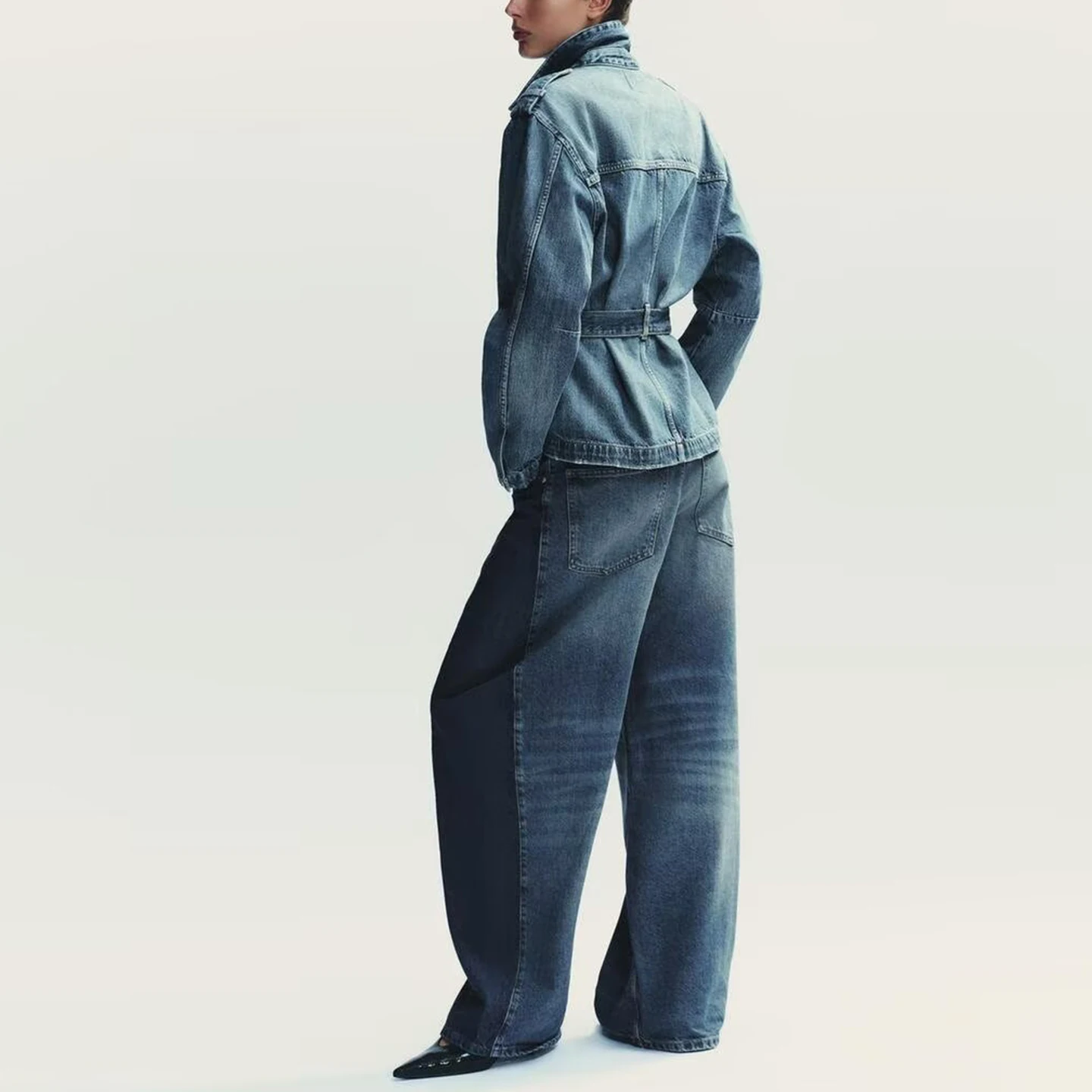 เสื้อแจ็คเก็ตยีนส์ทรงหลวมสำหรับผู้หญิง รุ่นใหม่ประจำฤดูใบไม้ร่วงปี 2025 ทรง Z  วัสดุอื่นๆ แฟชั่นสำหรับสุภาพสตรี