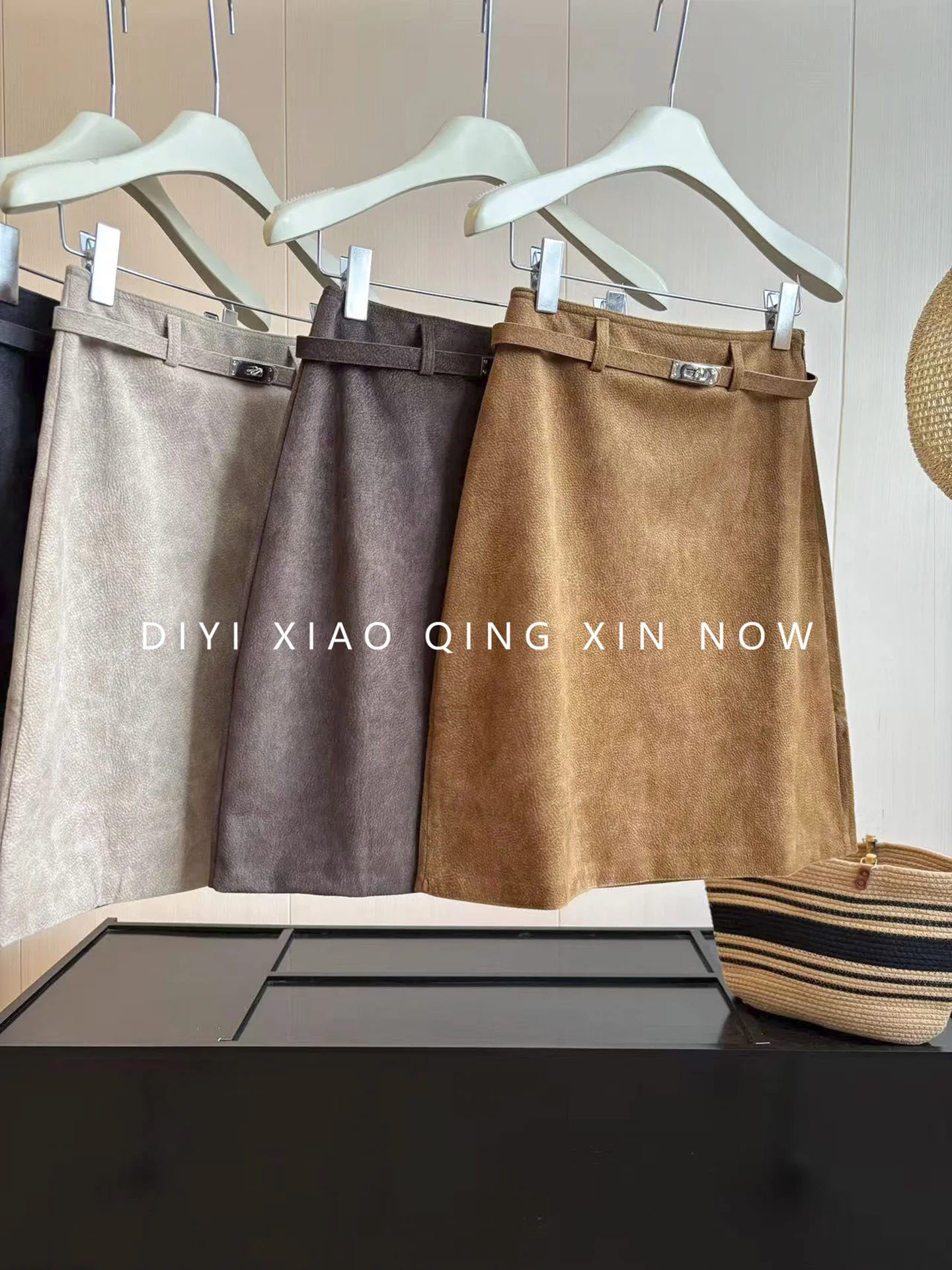 Fashionable High Waist Suede  Skirt Women's A-Line Skirt Autumn Season Polyester Fiber Standard Fit Ladies Skirt
