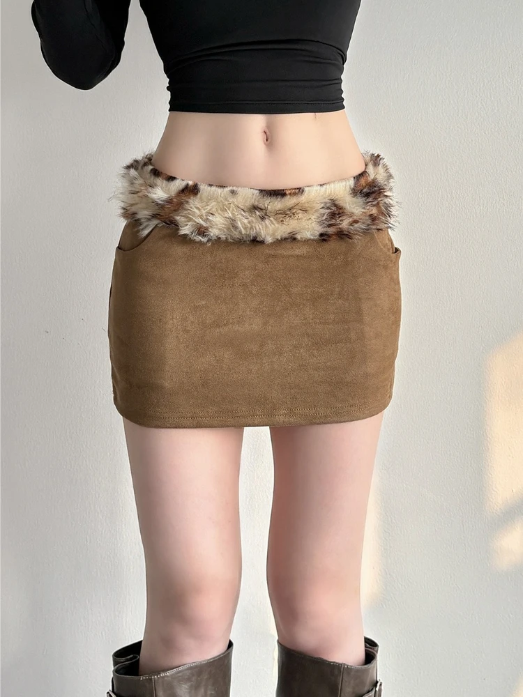 

Tsiisd Vintage Feather Short Skirt Women Patchwork Slim Streetwear High Waist Fluffy Fashion Sexy Spring Bodycon Skirts 2026 New