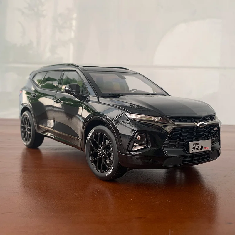 

Модель автомобиля Dealer Edition, 1:18 GM Chevrolet Blazer RS, литая модель для коллекций, дисплей и подарок для друга