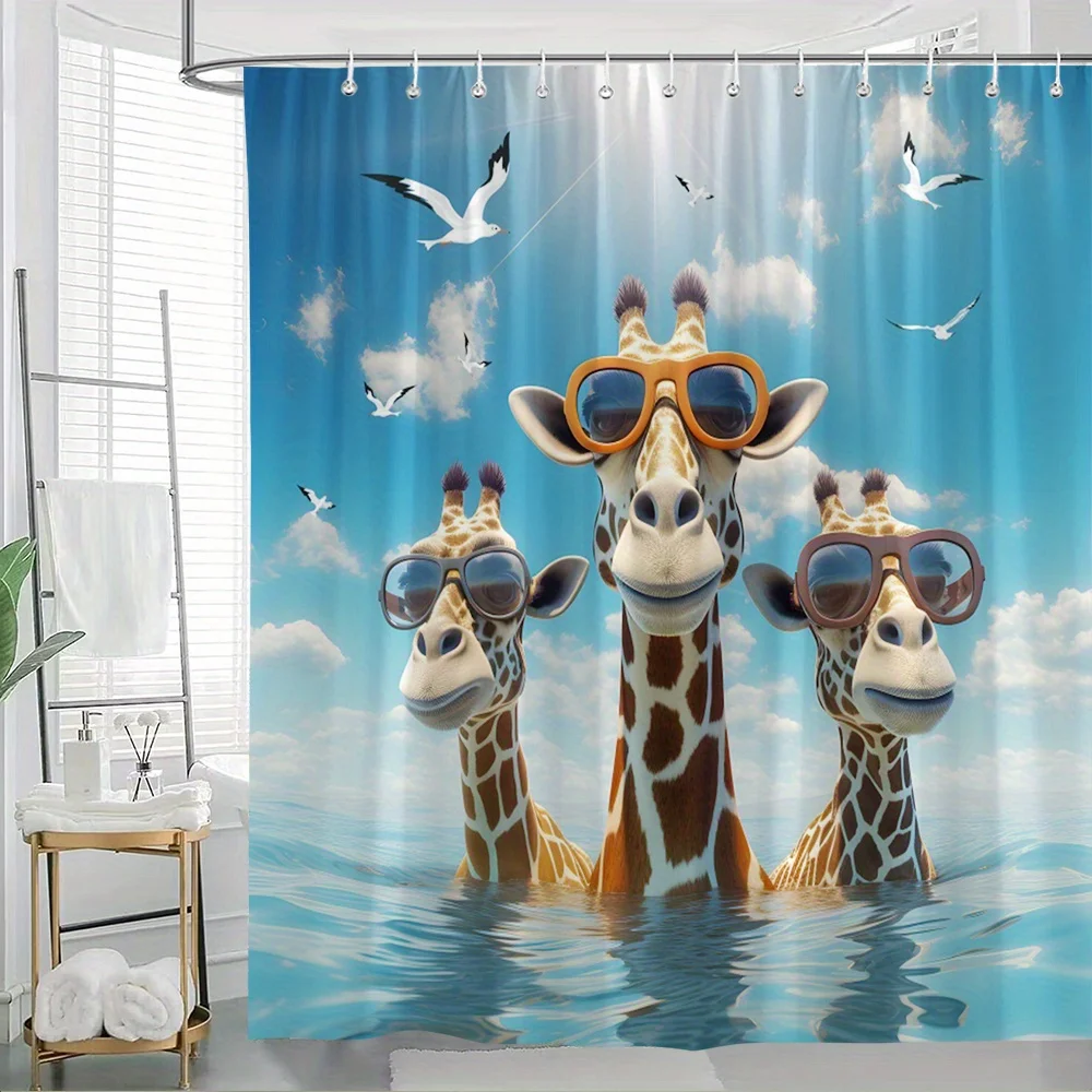 

1 шт., игривые CGI жирафы, занавеска для душа в океане, три жирафа, похожие люди, оранжевые модные очки, сияющие солнце, гало, голубое небо, белый