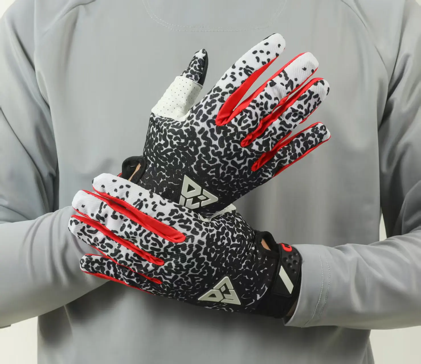 Thumbnail 4 - #7 Best Comfort Cycling Gloves to Buy In 2026