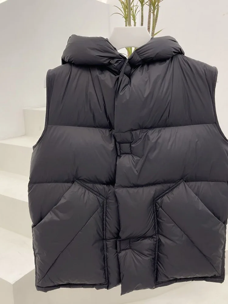 2025 Inverno Nuovo Solido Imbottiture Maglia da Donna Ultra Leggero Soffio Addensato Moda Con Cappuccio Design Senso Piumino d'anatra Bianca Pane Gilet