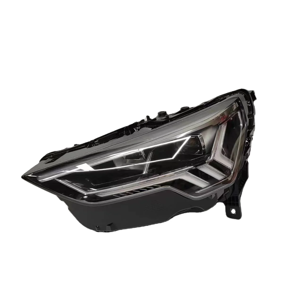 Für Autolichter LED-Scheinwerfer Q3 LED-Licht für Autofabrikanten Direktvertrieb des hochwertigen Autoscheinwerfers