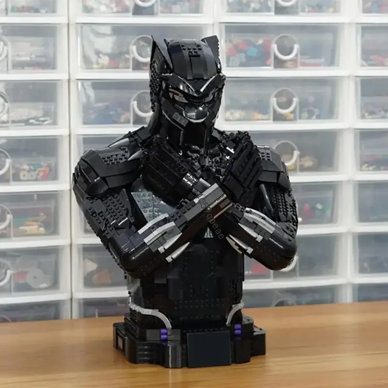 

Новинка, 2925 шт., знаменитый герой, фильм Moc, черный леопард, модель, бюст, голова, набор, головоломка на заказ, креативные идеи «сделай сам», детская игрушка, подарок на день рождения 76215