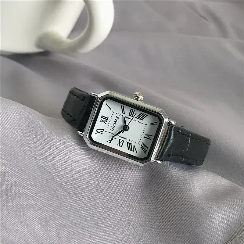 

Retro Watches Classic Casual Quartz Dial Leather Strap Band Rectangle Clock Fashionable Wrist Watches for Women Gift Wrist Watch