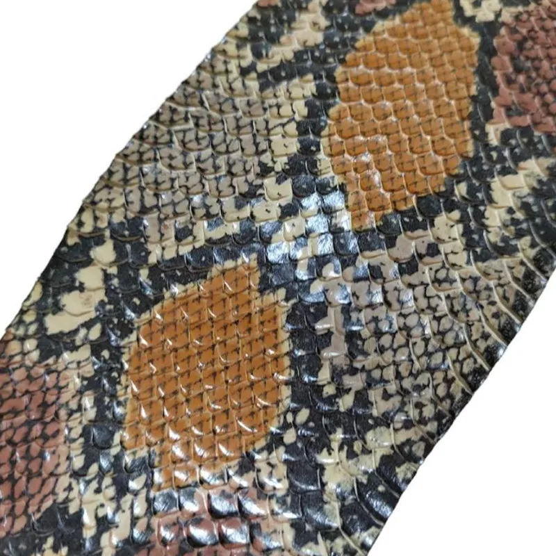 (Tamaño Pequeño) Piel de Serpiente Teñida SP302 con Estampado de Piel de Serpiente para la Fabricación de Bolsos, Carteras, Zapatos y Cinturones