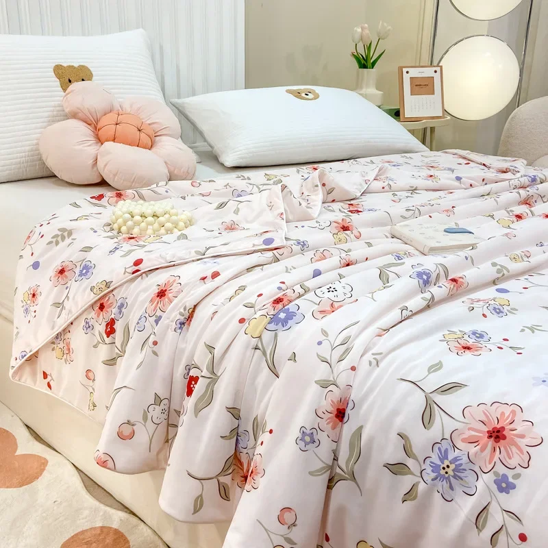 

Printed Summer Cooling Blanket Machine washable Satin Silky Duvet Lightweight Breathable Air Conditioner Quilt for Bedding