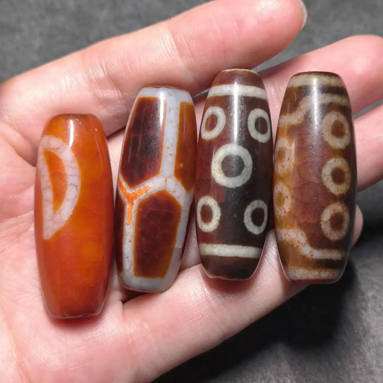 1pcs/lot pure natural old agate dzi Typical macropore red vicissitudes of life accessories precious jewelry amulet folk-custom