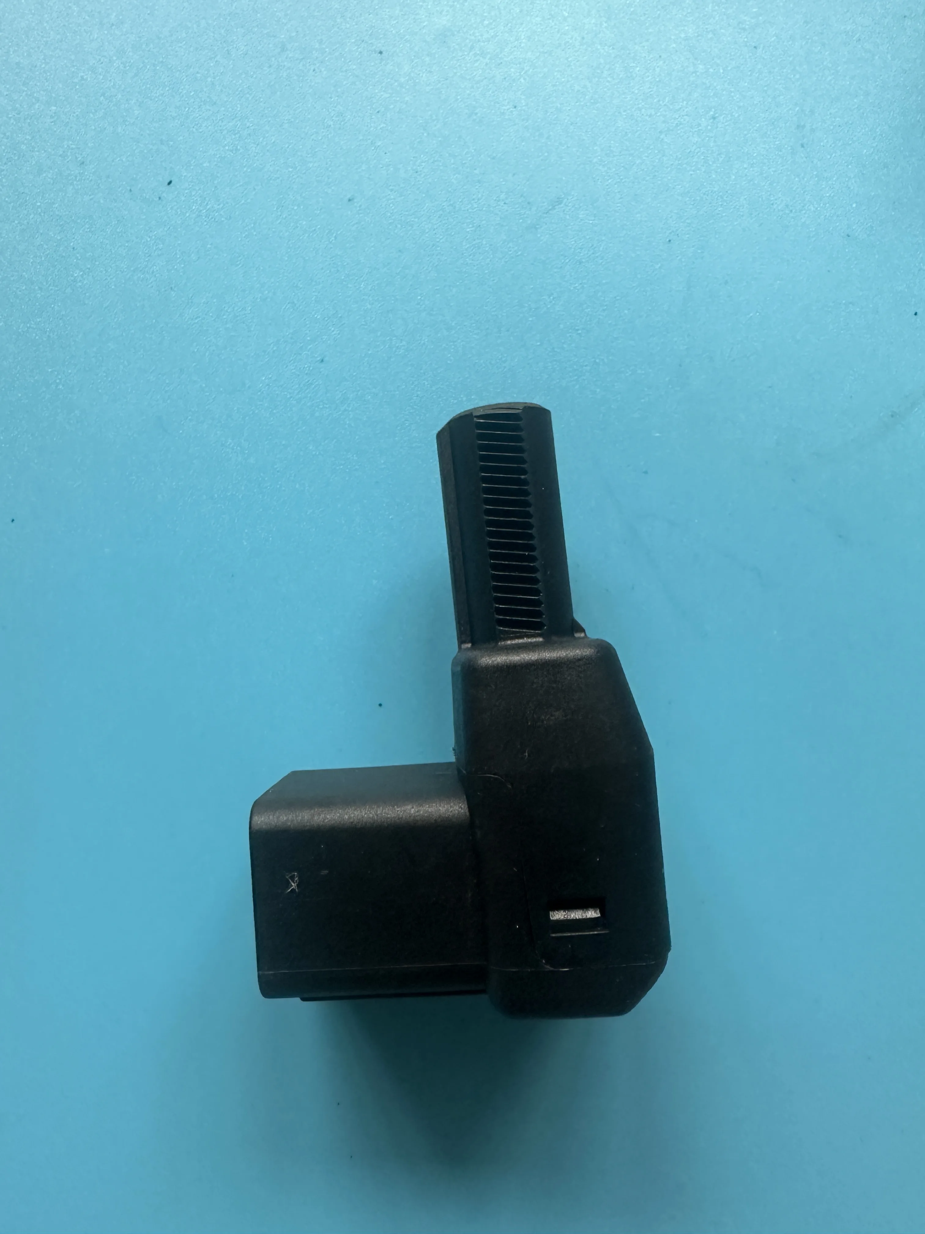 مفتاح ضوء الفرامل الأصلي 8571035000 لسيارة سانج يونج تيفولي/XLV